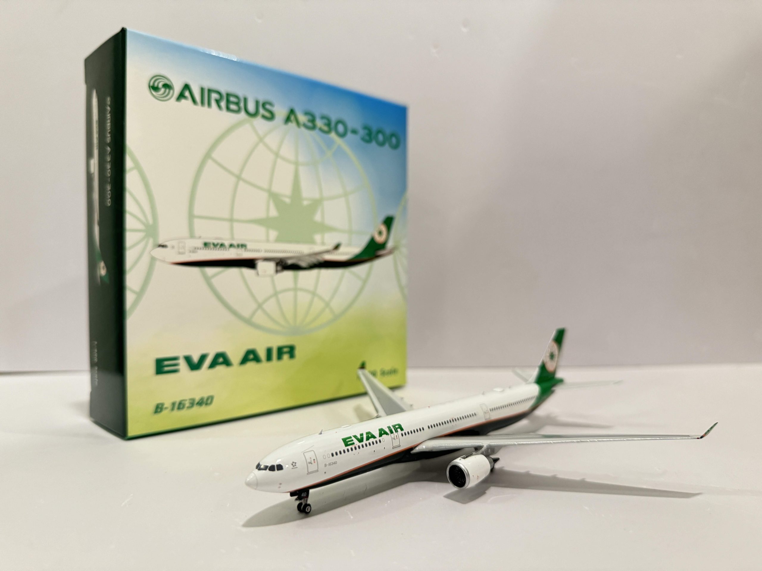 PH04231 EVA Air 長榮航空 A330-300 B-16340 – Airplane Model SG