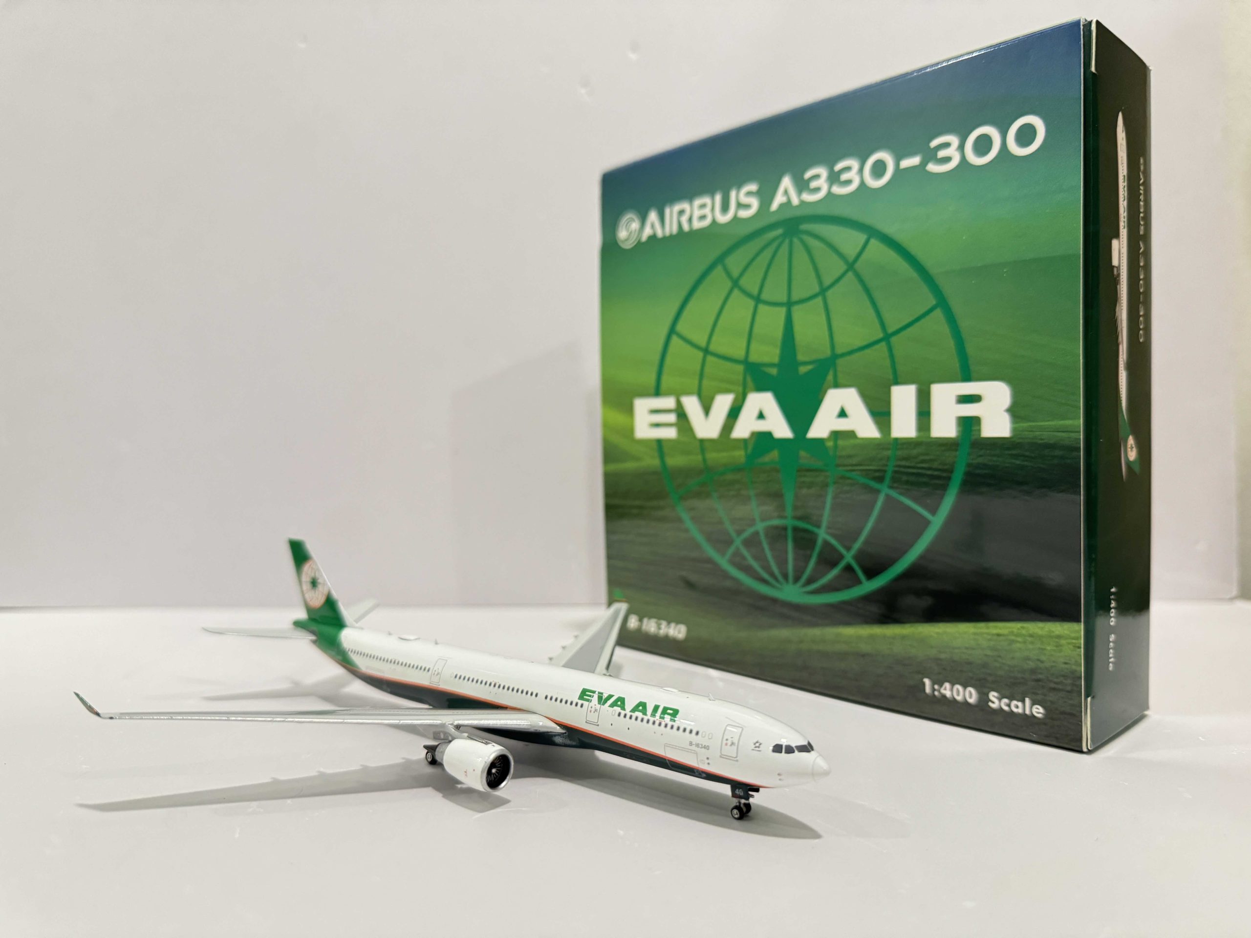 1/400 A330-300 エバーエアー PH04231 EVA Air 長榮航空 A330-300 B-16340 – Airplane Model SG