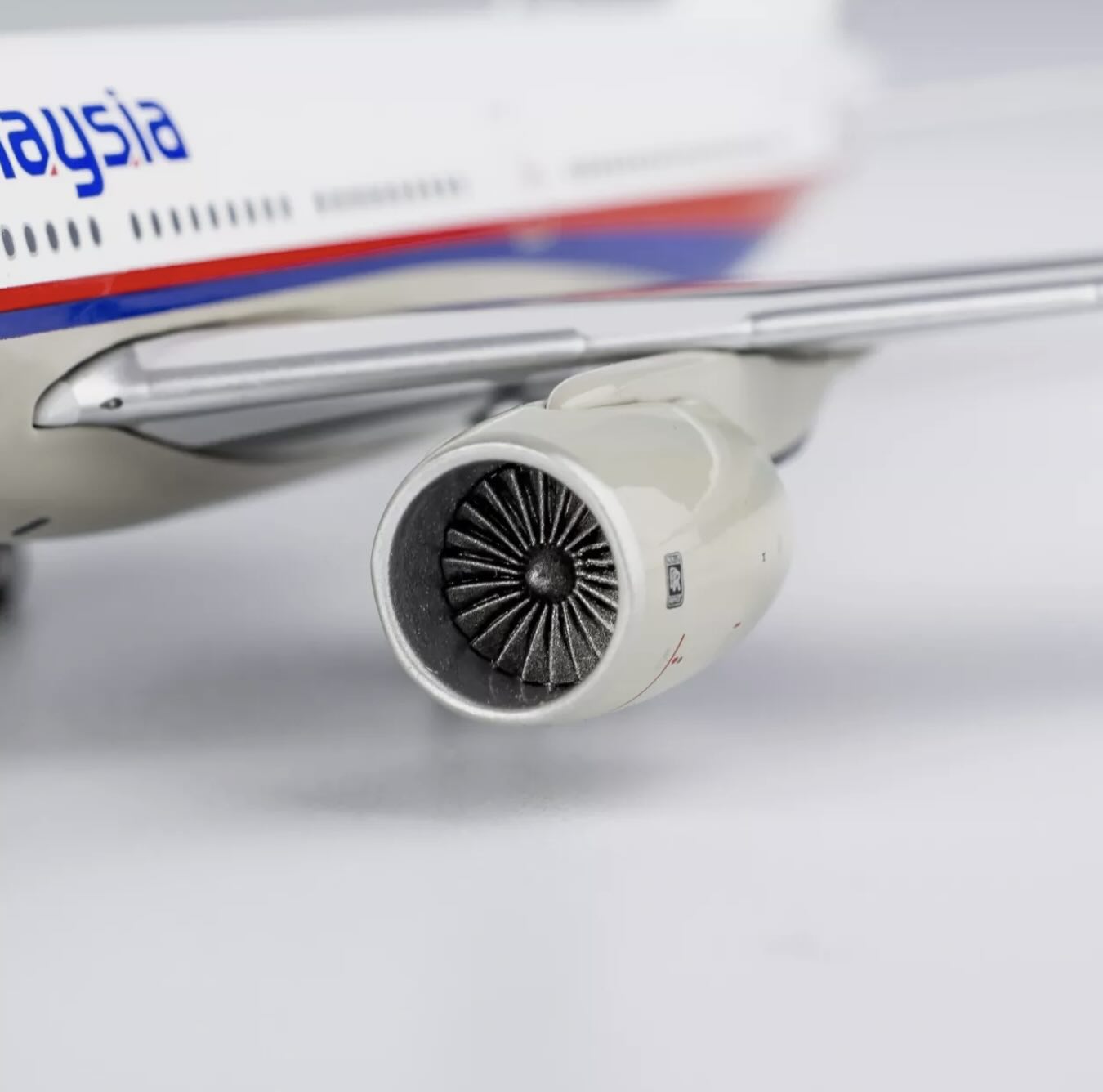 JCWings　1/200　マレーシア航空　B777-200ER　9M-MRA Malaysia Airlines Boeing 777-200ER 9M-MRD Freedom of Space 1