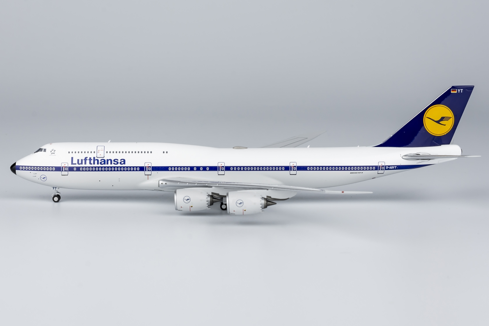 NG78016 Lufthansa B747-8 retro colors D-ABYT (Ultimate Collection