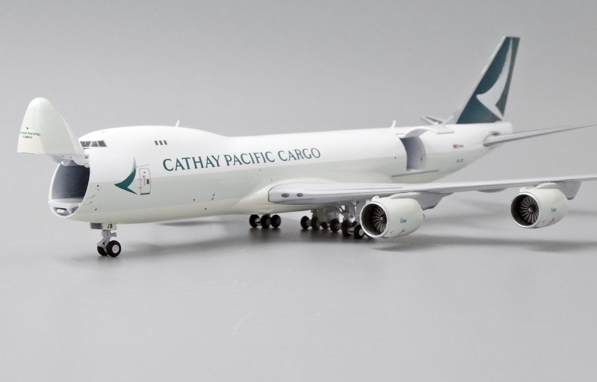 航空機・ヘリコプター Cathay Pacific Cargo Boeing 747-8F 1/200 www.JetCollector.com: Cathay Pacific Cargo B747-8F, Flaps Down, w