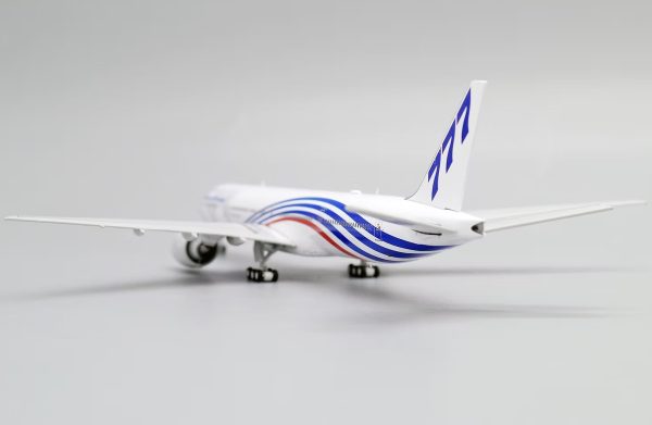 XX4973 The Boeing Company B777-300ER “World Tour” N5017V
