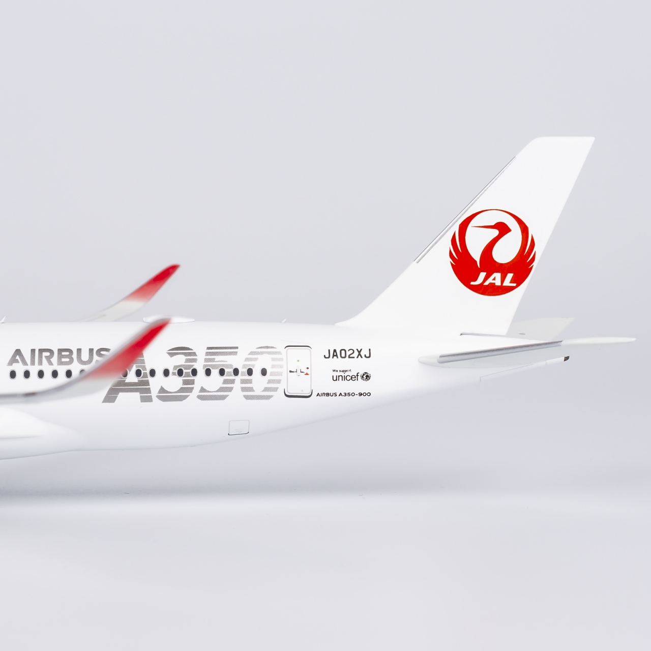 NG39096 Japan Airlines (JAL) A350-900 silver “AIRBUS A350” JA02XJ