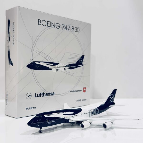 PH04697 Lufthansa B747-8 “100 years” D-ABYN – Airplane Model SG