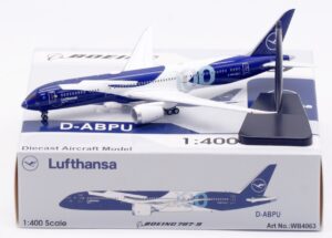 WB4063 Lufthansa B787-9 Dreamliner "100th Anniversary" D-ABPU (with rolling detachable magnetic undercarriage)